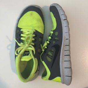 W Neon Nike Tennis Shoes Size 6.5